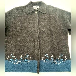 Pendleton VTG Gray Wool Cardigan Blue Floral Embroidery L petite grandma-core
